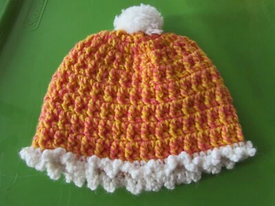 NUEVO/sin usar hecho a mano ganchillo gorra gorro amarillo/naranja con blanco (6" x 7 1/2") Foto 1 de 2