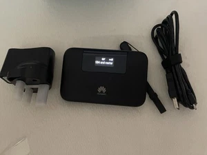 HUAWEI E5770 4G LTE Mobile Wi-Fi Pro Hotspot with 5200 mAh powerbank charger - Photo 1/10