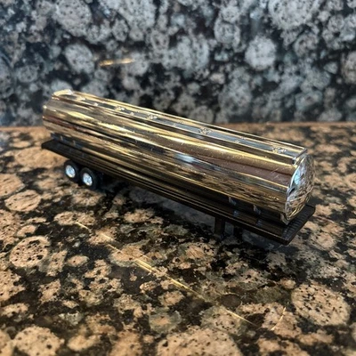 Remolque semirremolque Ertl Collectibles 6 nuevo 6-1/2" pulgadas de largo negro y cromado Foto 1 de 4