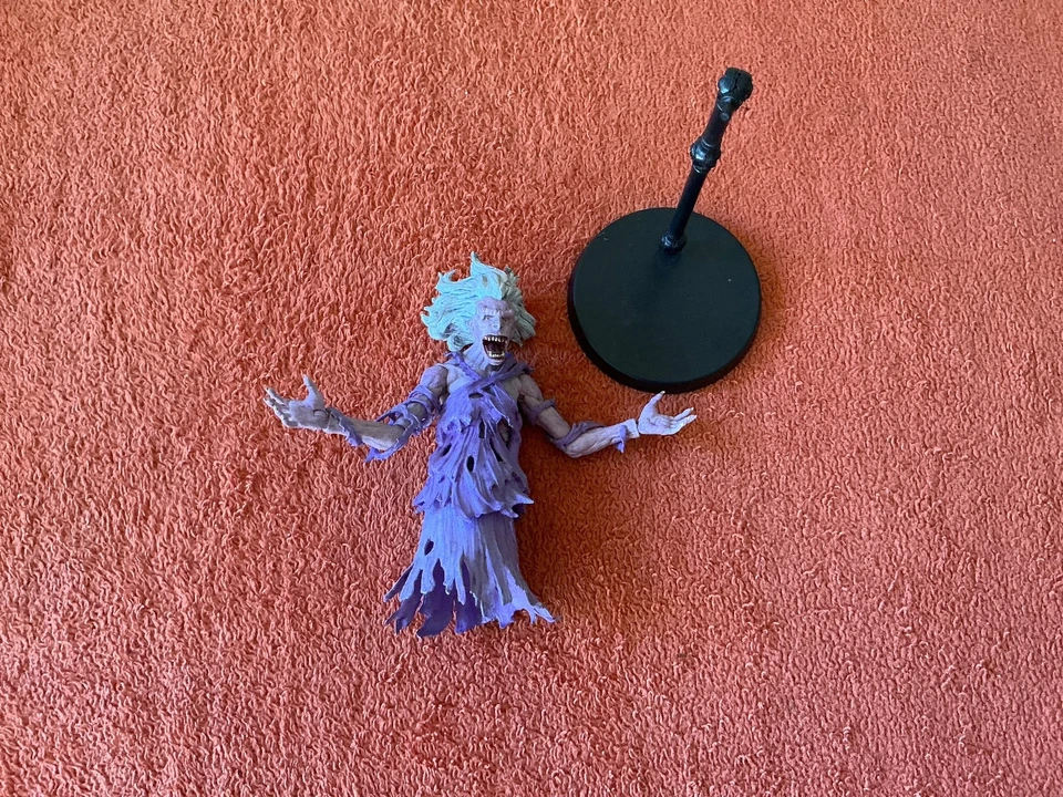 Diamond Select Toys Ghostbusters biblioteca fantasma y Dana Barrett Foto 1 de 1