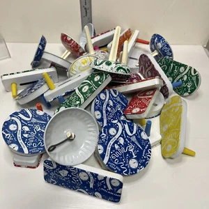 LITHO Metal Party Noise Maker Tin Rattle New Years 26 Pieces USA Birthday - Picture 1 of 11