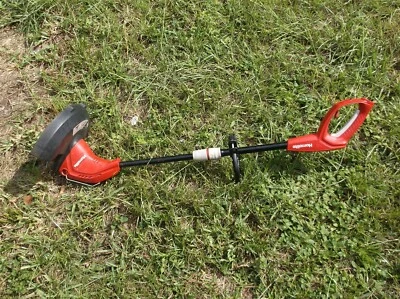 Homelite UT41113 13 In 4 Amp Straight Electric String Trimmer, sn al18235d075615 - Image 1 of 3