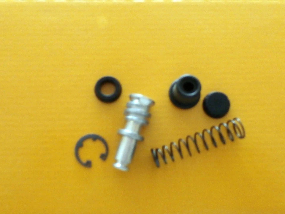 KAWASAKI ZR550 ZX600 ZL900 ZL1000 ZG1000 ZG1200 FRONT BRAKE MASTER CYLINDER KIT - Image 1 of 1