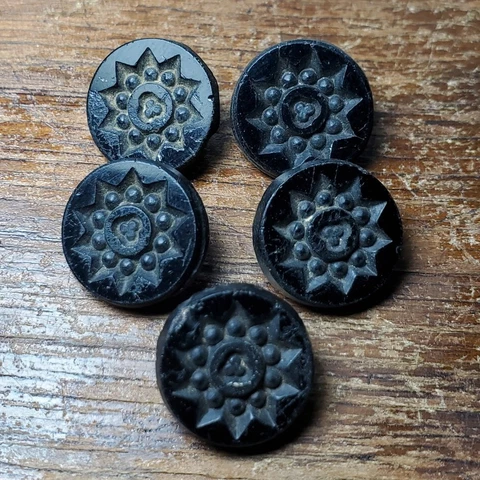Set of 5 Vintage Ornate Star Design Black Thermal Plastic Clothing Buttons 9/16" Cover