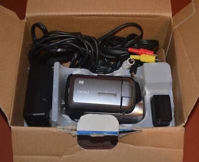 Panasonic SDR-H40P/PC Camcorder with 42x Advanced Optical Zoom - Image 1 of 4