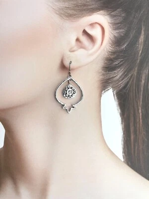 Brincos pendurados de argola com gancho oco tom prata escovado Lucky Brand - Imagem 1 de 4