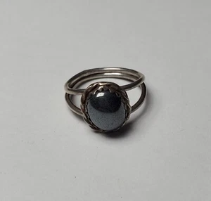 Anillo de plata esterlina vintage talla 5,25 ovalado piedra de color grafito - Imagen 1 de 4