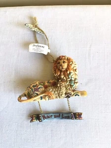 2005 Jim Shore Heartwood Creek Enesco Resin Lion Peace Love Hanging Ornament - Picture 1 of 4