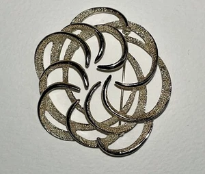 Vintage Intertwined silver tone brooch - Picture 1 of 7