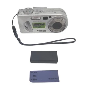 Sony Cyber-shot DSC-P8 3.2MP Digital Camera Silver w/ Battery, Memory Card WORKS - Picture 1 of 14