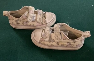 Converse Unicorn Toddler Shoes Size Infant 8. White w/ Unicorns Great Condition! - Picture 1 of 5