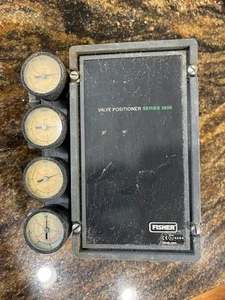 Fisher 3610J 3-15PSI Series 3600 Valve Positioner - Picture 1 of 3