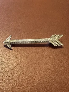 KJL KENNETH J LANE Silver And Crystal Arrow Pin / Brooch - Picture 1 of 4