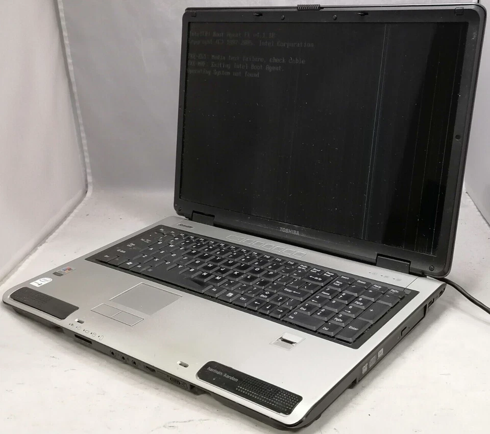 FOR PARTS 17" Toshiba Satellite P105-S6004 (T1300/1.66 GHz/NO RAM/NO HDD) - Image 1 of 4