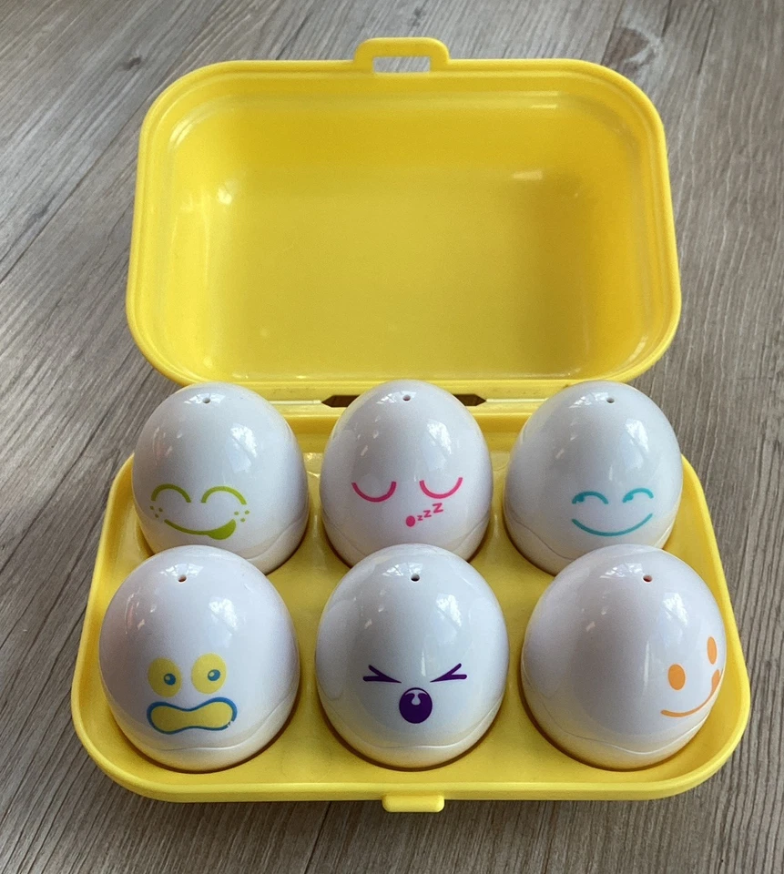 Tomy Hide & Squeek Eggs Vintage 1993 Toy Shape Sorter Box Children's Activity - Image 1 of 4