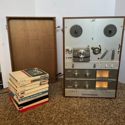Grabadora y reproductor de cinta de carrete a carrete Akai M-9 de colección en funcionamiento *RARO CON CUBIERTA* Foto 1 de 4