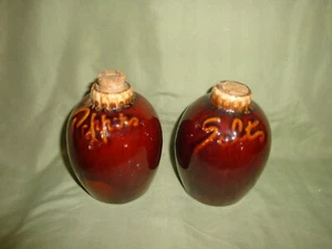 2 Vintage Hull Brown Dipped Salt and Pepper Shakers-Jugs-Corks-Dinning-(S) - Picture 1 of 4