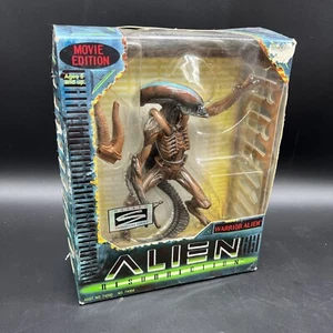 7" Alien Resurrection WARRIOR ALIEN 1997 Movie Edition Signature Series Bad Box - Picture 1 of 6