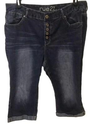 Pantalones cortos Rue 21 talla 18 Curvy Plus cintura alta abotonados Foto 1 de 3