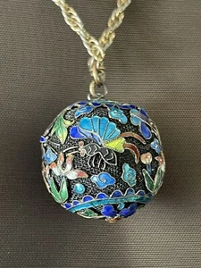 Große Kugel Kugel Schmetterling Design Cloisonne Anhänger 1,25” Halskette 24” Antik - Bild 1 von 12