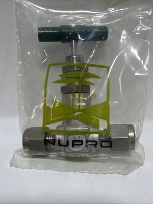 1/4 MNPT x 1/4 Tube 316ss Metering Needle Valve Nupro Swagelok SS-4JB1  - Image 1 of 3
