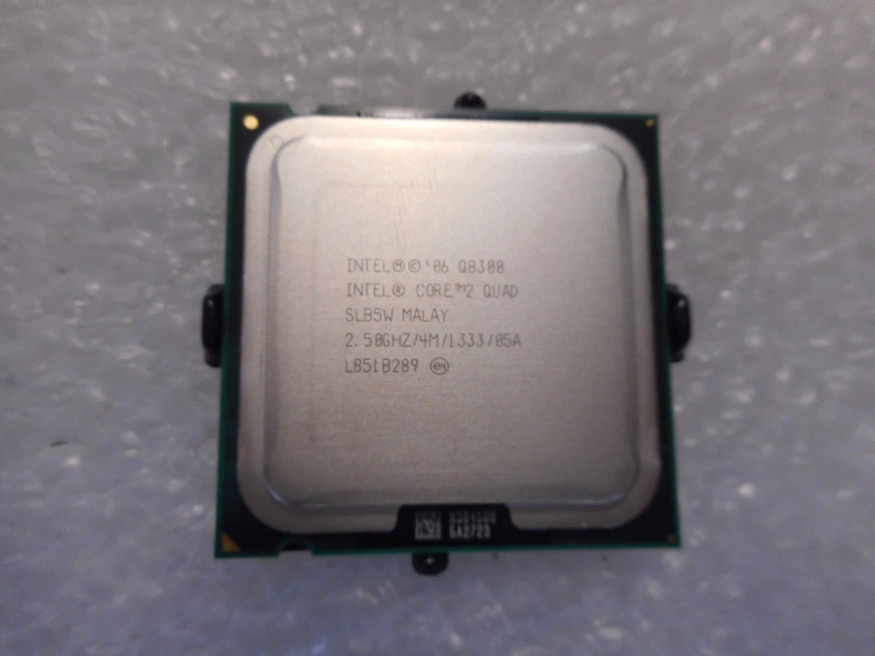 NEW Intel Core 2 Quad  2.5GHz4M133305A CPU Q8300 SLB5W - Image 1 of 1
