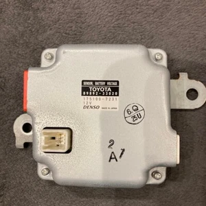 Toyota Camry Hybrid Voltage Sensor 89892-33020 - Bild 1 von 3