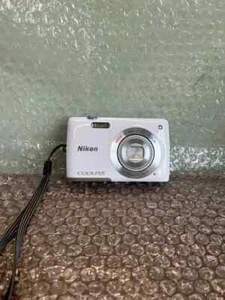 Nikon COOLPIX S4300 16 MP Digital Camera with 6x Zoom NIKKOR Glass Lens  (White) - Picture 1 of 8