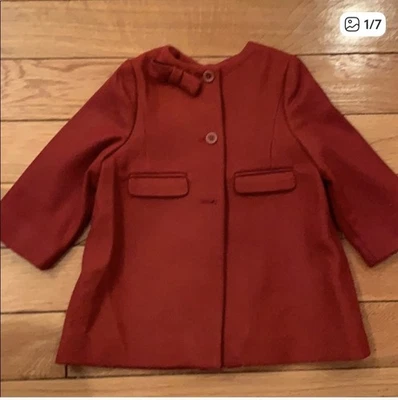 Marie Chantal abrigo de lana rojo intenso con lazo Foto 1 de 4