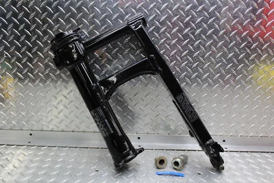 1982 HONDA V45 MAGNA VF750C REAR SWINGARM 52100-MB1-700ZA - Image 1 of 4