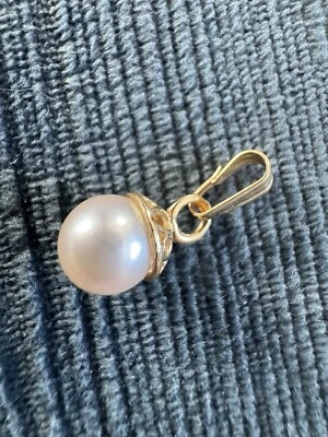 Hermoso colgante de perlas de oro amarillo 585 de 14k Foto 1 de 3