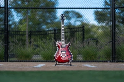 Knaggs Kenai/Indian Red Burst/Tier 1/Totalmente encuadernado Foto 1 de 4