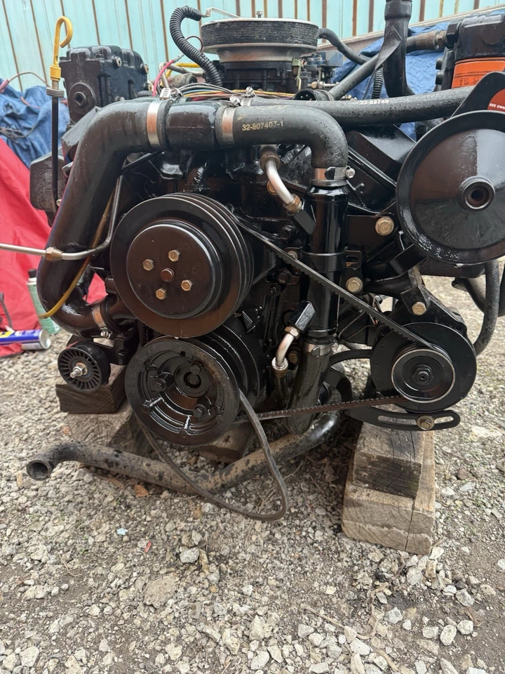 Двигатель MerCruiser Marine 7,4 л 454 V8 Bravo готов к подаче пресной воды 431 час  - Изображение 1 из 4