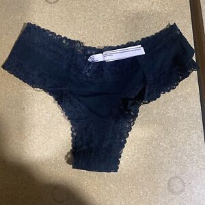 Victoria's Secret Black Lace Thong Panties Brand NEW NWT Size Medium M
