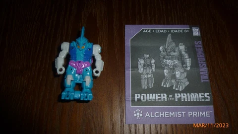 Transformers Power of the Primes Alchemist Prime Submarauder Figure Complete Cover