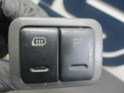 1992 Subaru SVX - зеркало с подогревом и выключатель парковочного света (недостаток: отделка) - Изображение 1 из 4