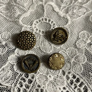 Vintage 4 Small Metal Picture Buttons Lot Bk-25 - Picture 1 of 4