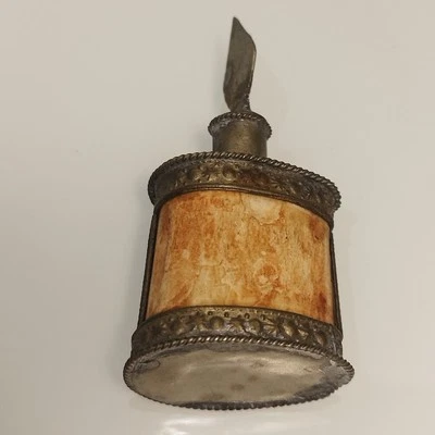 Ancienne Fiole A Parfums & En Os Cerclé De Metal& Moines Bouddhistes  & XIXeme - Photo 1/4