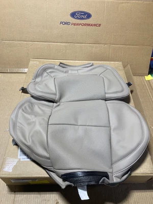 Cubierta trasera asiento original (LC5Z-7864417-MC) 2020-2024 Lincoln Aviator arenisca Foto 1 de 4