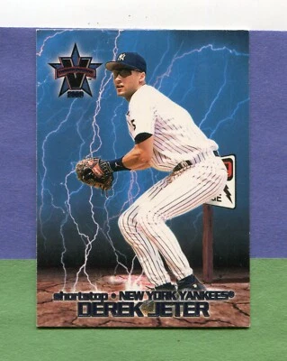 DEREK JETER NEW YORK YANKEES 2000 PACIFIC VANGUARD HIGH VOLTAGE CARD #26 — 第 1/2 张图片
