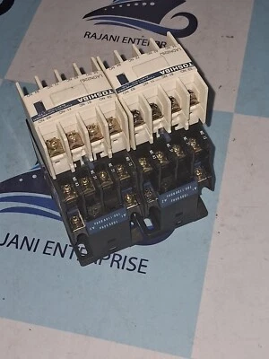 Relé de control Toshiba Corporation A4J 110V Ac (PAQUETE DE DOS) Foto 1 de 4