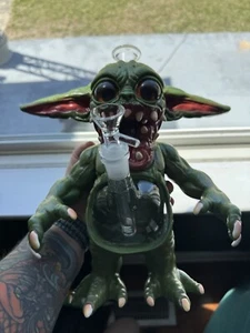 Bong Alien Green Monster Shape Hookah Silicone Water Pipe Smoking Bong +Bowl USA - Picture 1 of 3