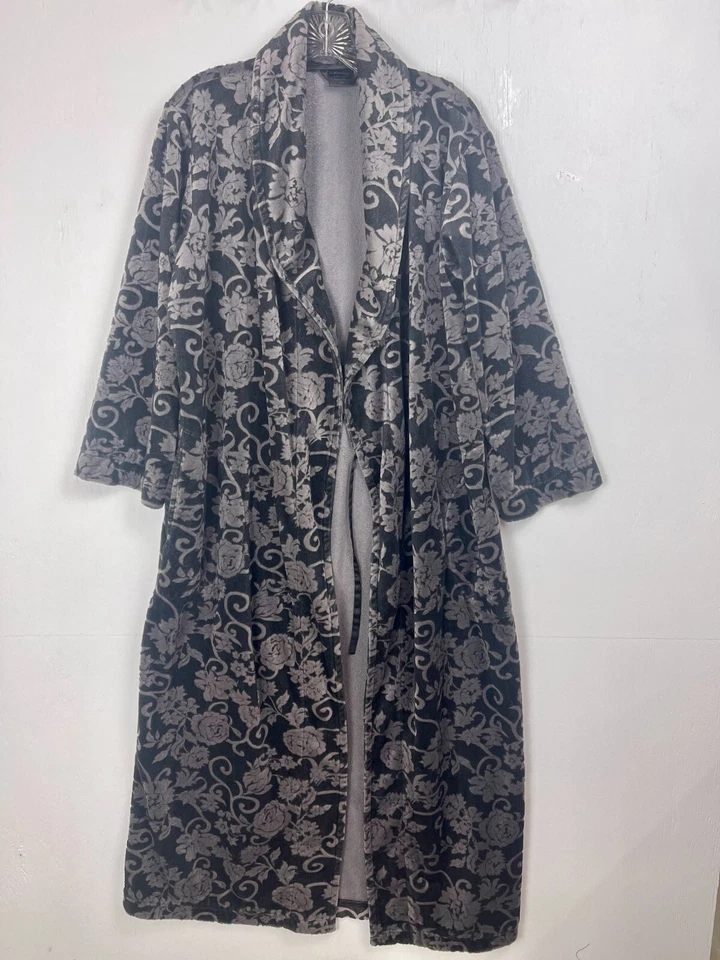 Soma Intimates Plush Long Robe Long Sleeve Pockets Black Gray Floral Size Small - Image 1 of 4
