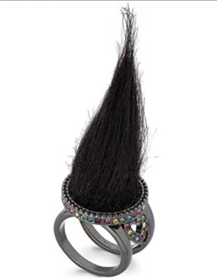 Anillo de piel sintética negro Betsey Johnson xox Trolls, talla 7 Foto 1 de 3