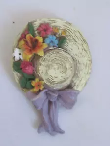 Brosche in Hutform Schmucknadel Brosche beige mit Blumen von Hallmark - Bild 1 von 6