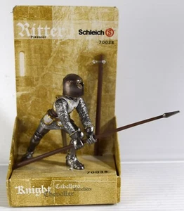 Schleich PIKEMAN KNIGHT Action Figure with Sword, Staff & Pike 70038 Germany NEW - Picture 1 of 5
