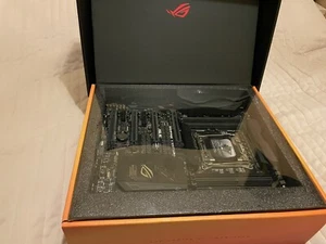 Asus ROG Rampage V Edition 10 LGA 2011-v3 Intel X99 Ext ATX Motherboard - Afbeelding 1 van 19