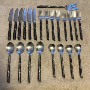 Juego de 22 piezas de cubiertos y tenedor para servir de acero inoxidable con mango espiral forjado a mano - Imagen 1 de 24