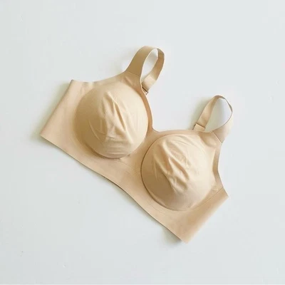 Sujetador inalámbrico Evelyn & Bobbie MEDIANO The Beyond en beige arena Foto 1 de 4