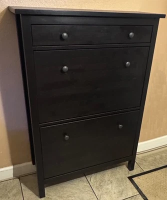 Zapatero IKEA Hemnes con 2 Compartimentos y 1 Cajón Marrón 35" x 12" x 50" Foto 1 de 3